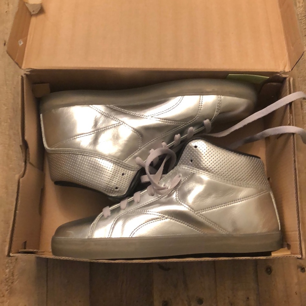 New Reebok Classic T Raww silver trainers